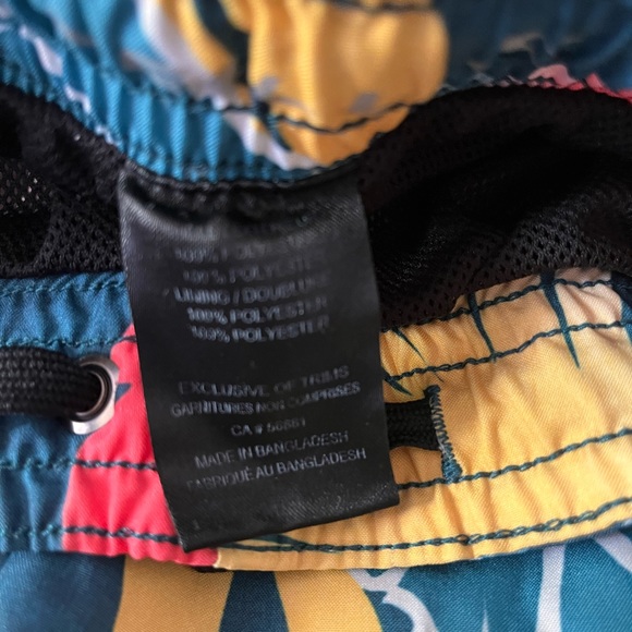 O’Neill swim trunks - Picture 3 of 4